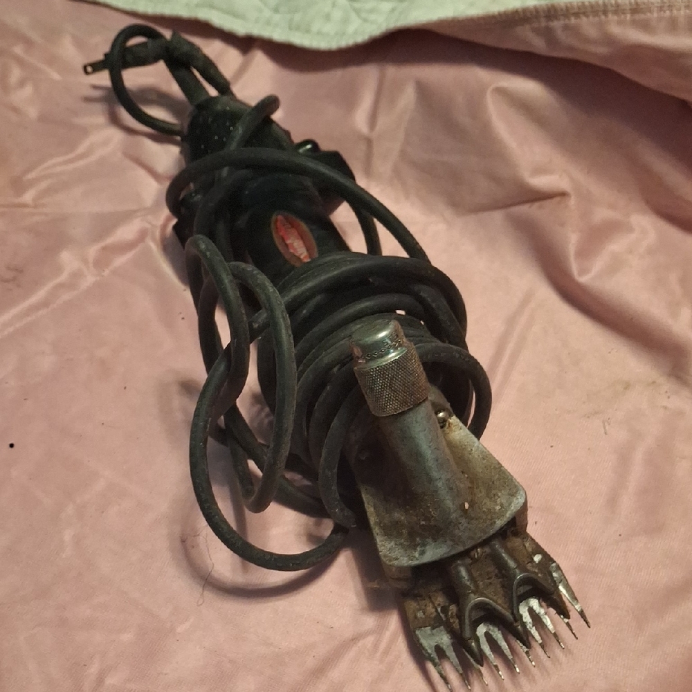 Sunbeam Black and Silver Pet Grooming Clipper